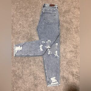HOLLISTER Ultra High rise mom jeans/cropped ankle 3R